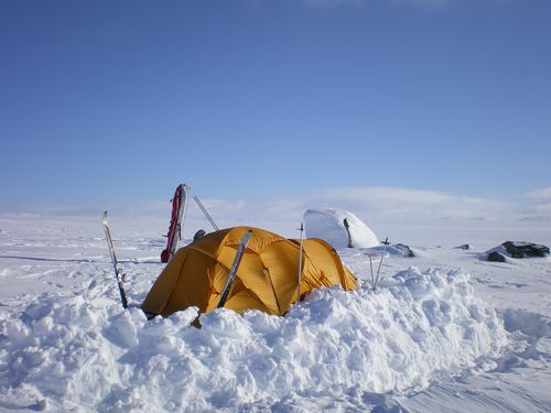 L'ancre à neige, l'arme absolue du bivouac hivernal