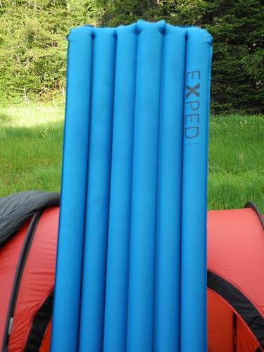 L'Exped AirMat Basic UL 7.5 dispose de 6 boudins - Largeur 52 cm