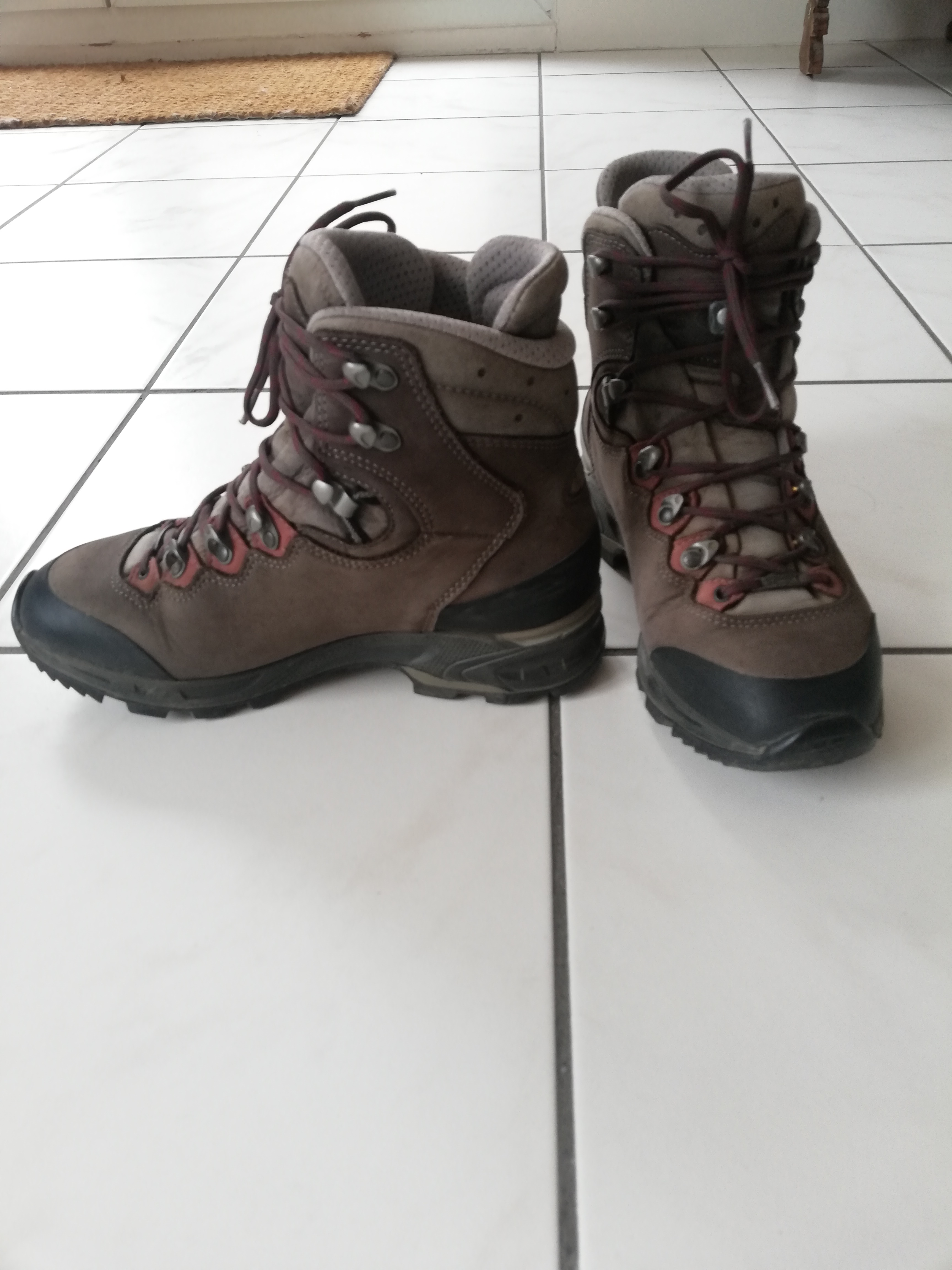 chaussures rando lowa femme