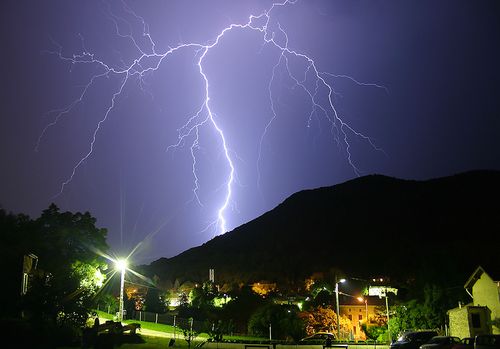 Ciel d'orage nocture sur le Vercors
