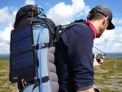 panneau solaire Power3 USB en randonnée pédestre