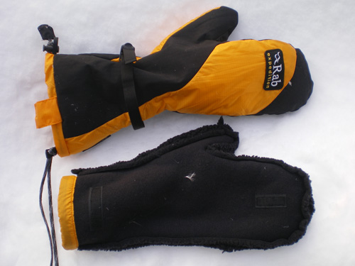 expedition-mitt-rab.jpg