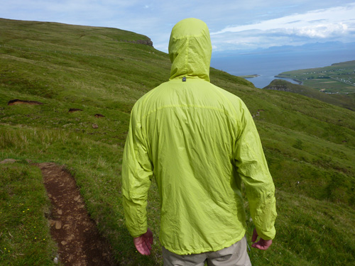 Capuche de la Cirrus Wind Top Rab