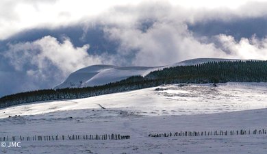 Puy de Combe Perret et lac de Serviere