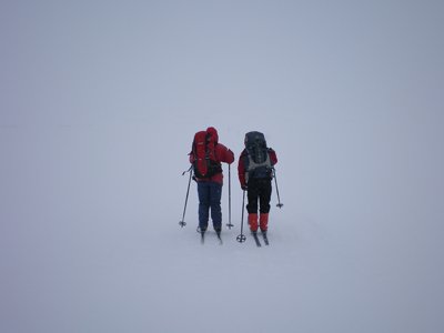 Randonneurs à skis dans le massif du Hardangervidda