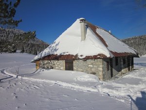 Le lac et les alpages du Mariet