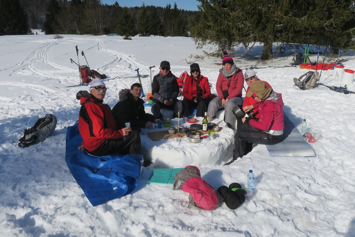 bivouac-dans-la-neige-reseau-evasion-neige_02.jpg